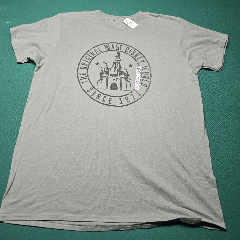 New Walt Disney World Castle Magic Kingdom Graphic Tshirt
